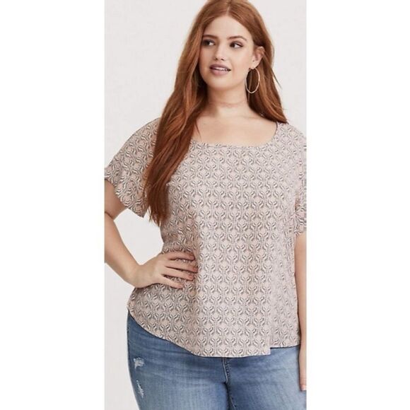 Torrid Geo Print Split Back Georgette Top Size 10 - Picture 1 of 9